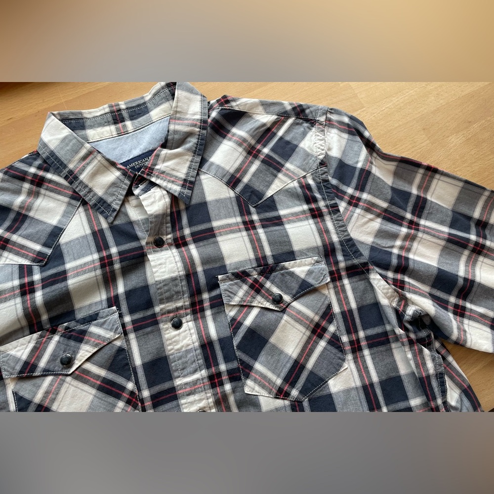 American Eagle Men’s Size Large Black, White & Red Plaid Shirt w/ Snap Closure